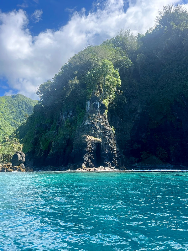 Te Pari and its cliffs