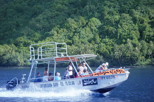 Tahiti Iti Tour and Surf : Nautic tours, Taxi Boat, Teahupoo Surf Tours on Tahiti Iti (Tahiti peninsula)